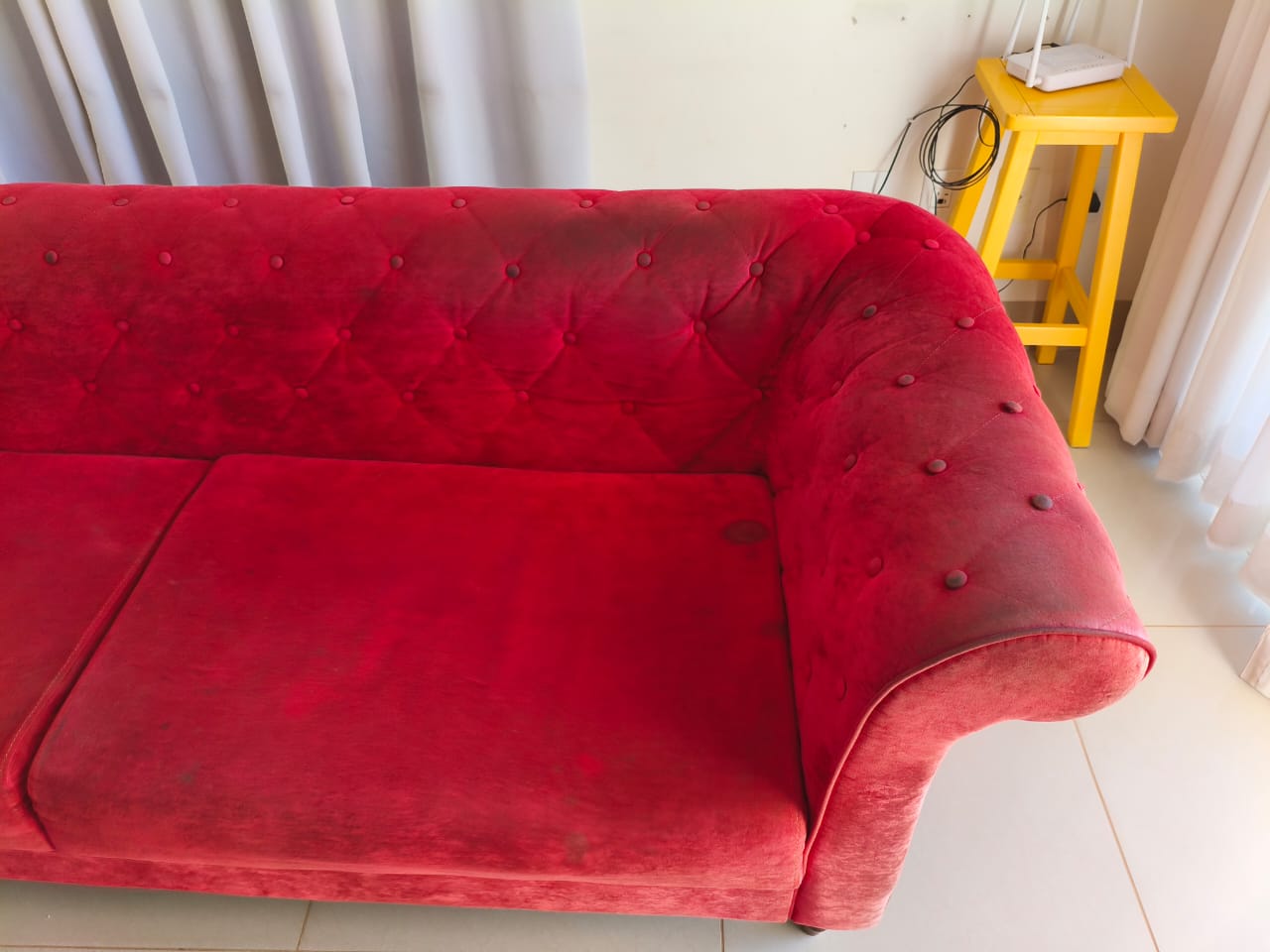 Sofá antes da limpeza